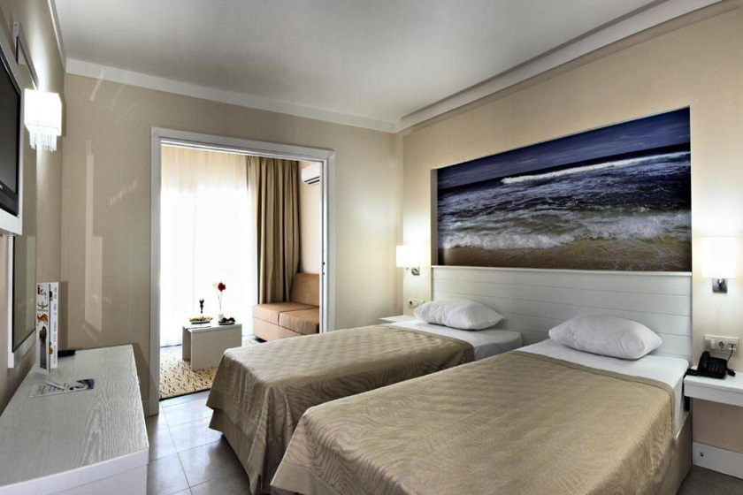 Batihan Beach Resort & Spa Kusadasi - Superior Family Room