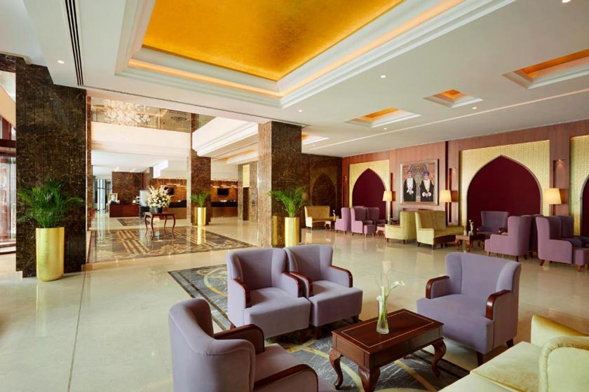 Royal Tulip Muscat - Lobby