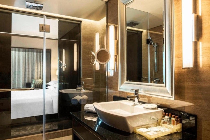 Sheraton Creek Hotel & Towers Dubai - Club Room