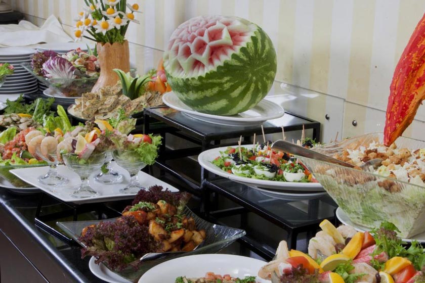 Garden Hotel Muscat - Food and Drink