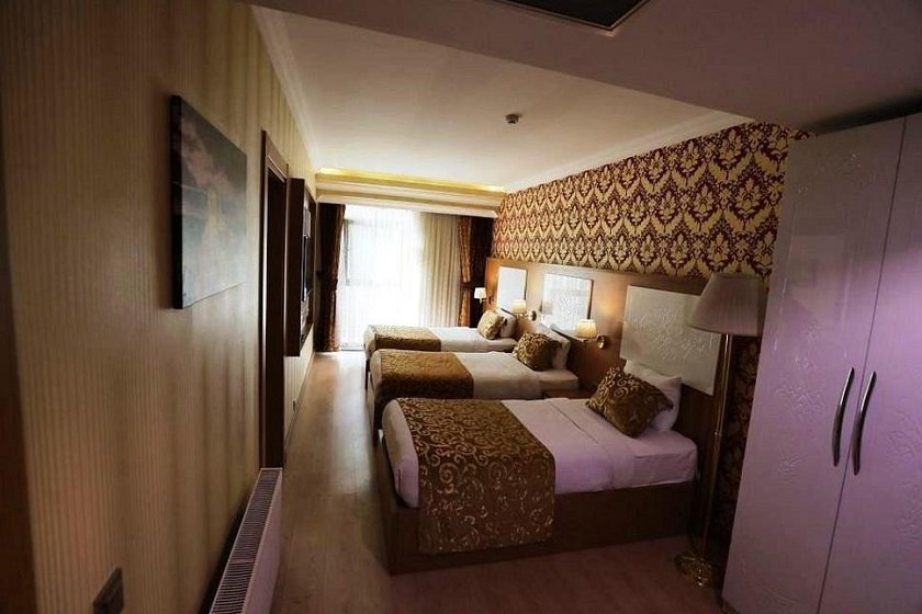 Haldi Hotel Van - Triple Room