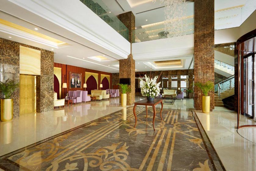 Royal Tulip Muscat - Lobby