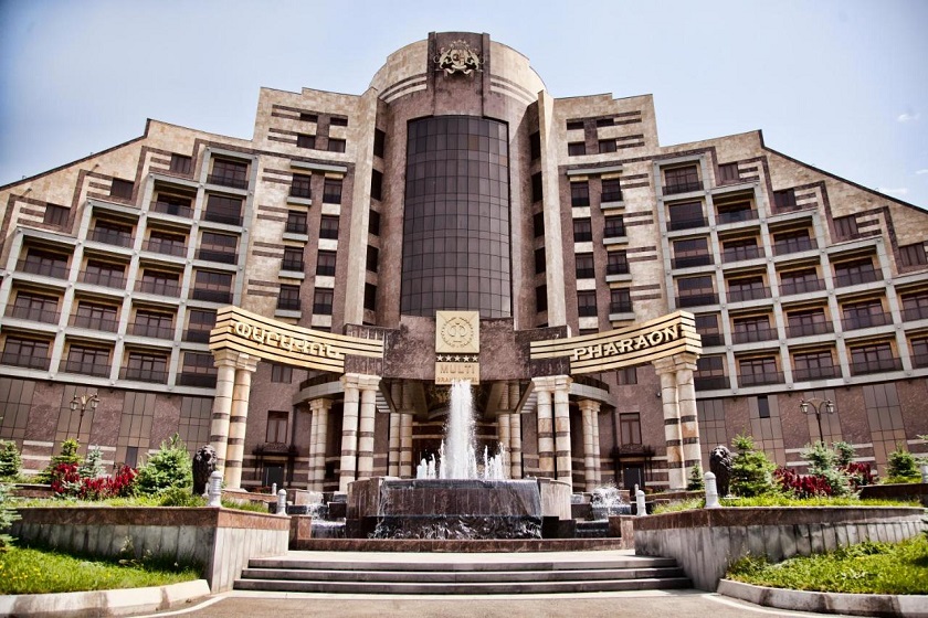 Multi Grand Pharaon Hotel Yerevan - Facade