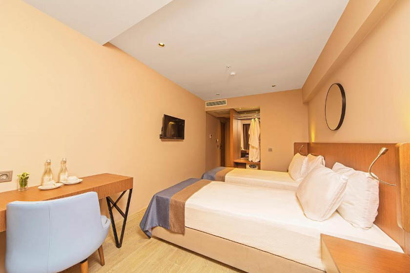 Redmont Hotel Nisantasi Istanbul - Deluxe Double or Twin Room