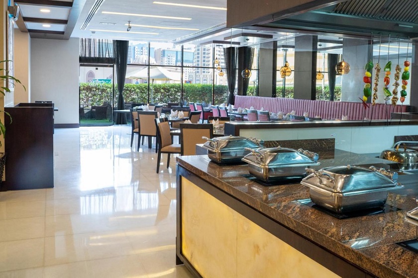 Movenpick Hotel Apartments Al Mamzar Dubai - Restaurent