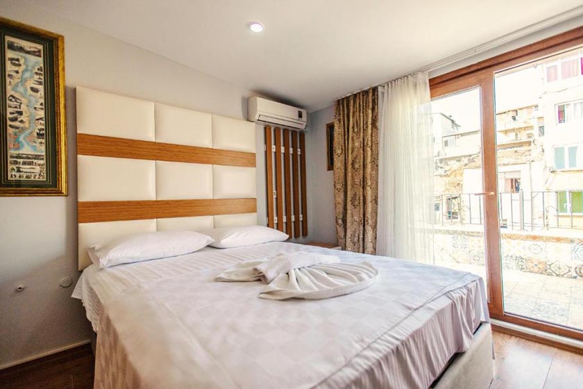 Maduro Hotel Istanbul - Deluxe Double Room with Balcony