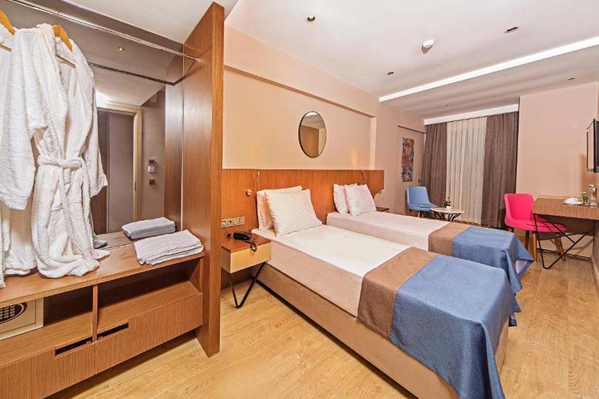 Redmont Hotel Nisantasi Istanbul - Deluxe Double or Twin Room