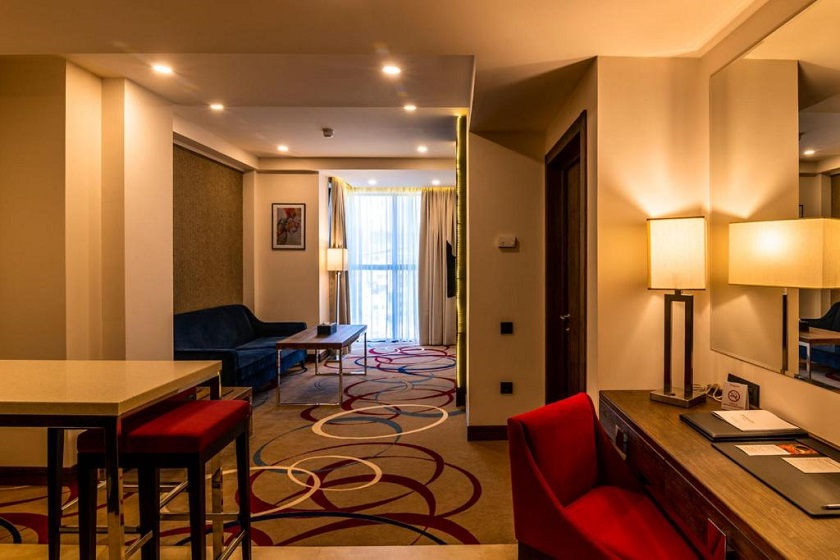 Ramada Hotel & Suites by Wyndham Yerevan - Deluxe King Room