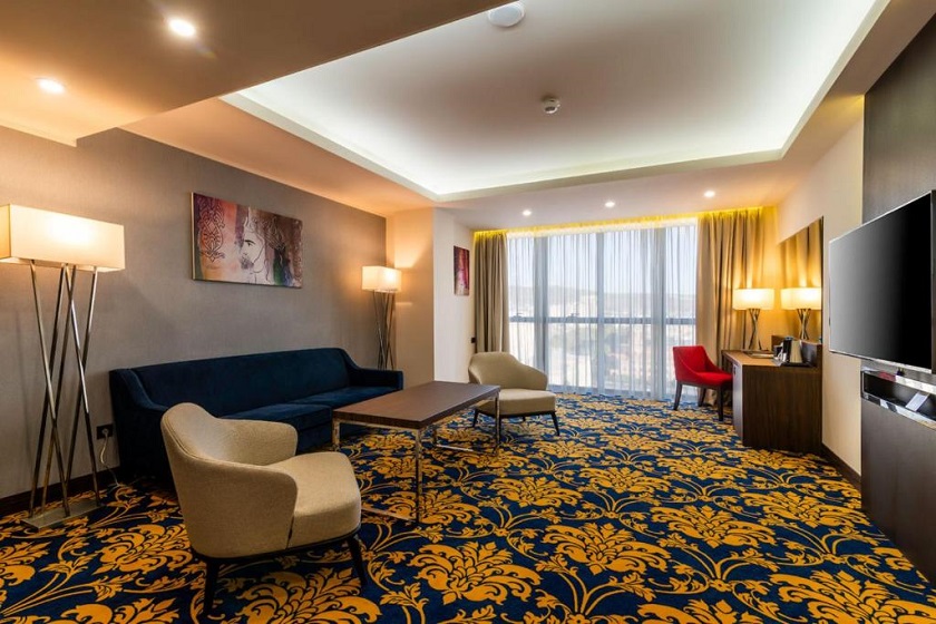 Ramada Hotel & Suites by Wyndham Yerevan - King Suite