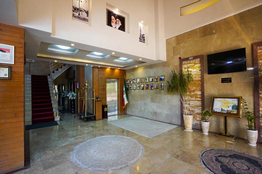 هتل ابریشمی لاهیجان - لابی