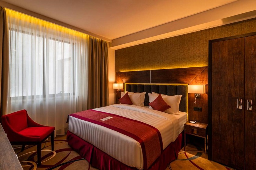 Ramada Hotel & Suites by Wyndham Yerevan - Deluxe King Room