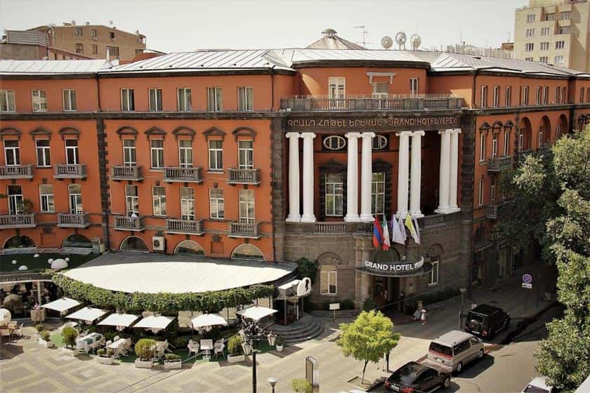 Grand Hotel Yerevan - Facade