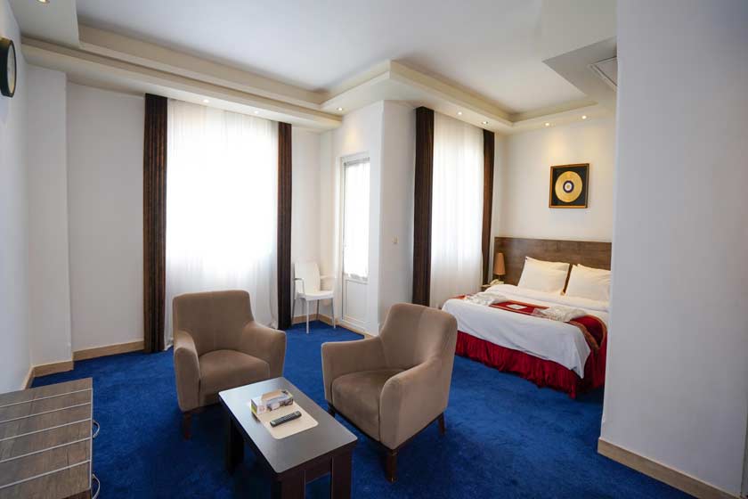 هتل ابریشمی لاهیجان - اتاق دو تخته