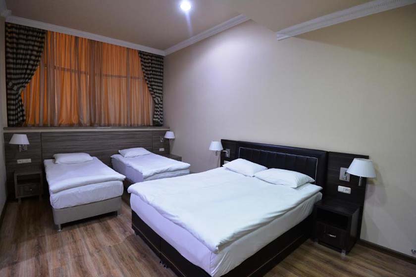 Yerevan Deluxe Hotel - Standard Quadruple Room