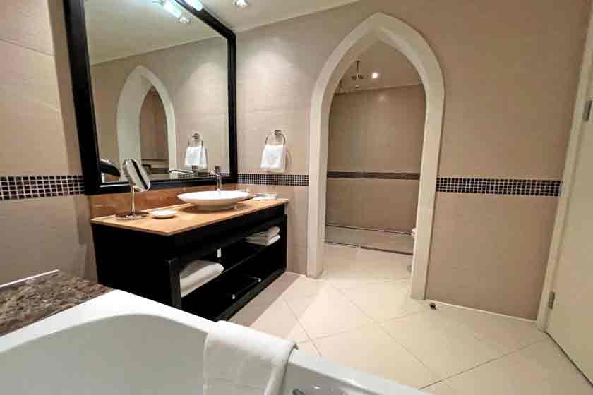 Oaks Ibn Battuta Gate Dubai - One Bedroom Apartment With Free Shuttle Bus to Public Beach