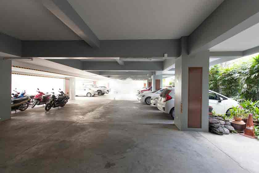 Baan Suwantawe Phuket - parking