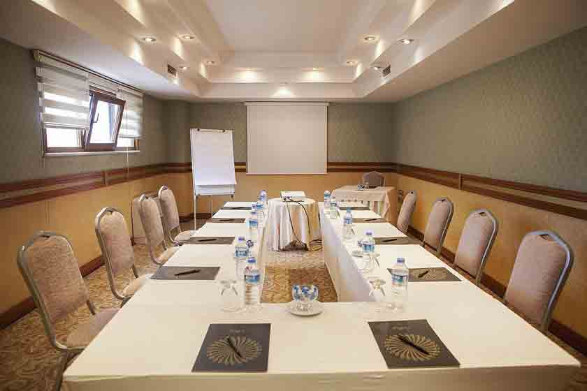 Bilek Istanbul Hotel - conference room