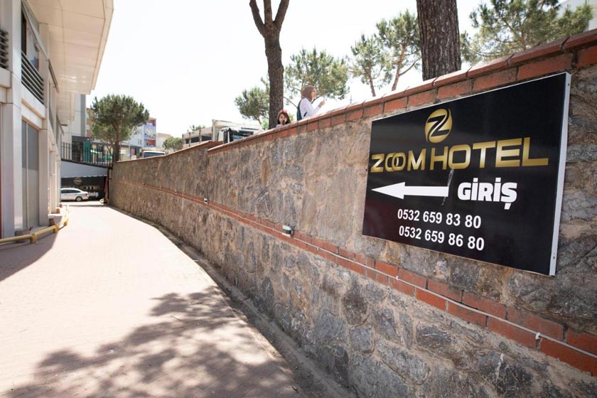 Zoom Hotel Istanbul - hotel entrance 