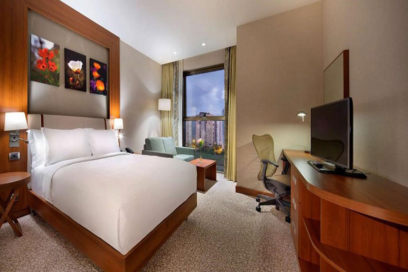 Hilton Garden Inn Istanbul Beylikduzu Istanbul - Queen Corner Room