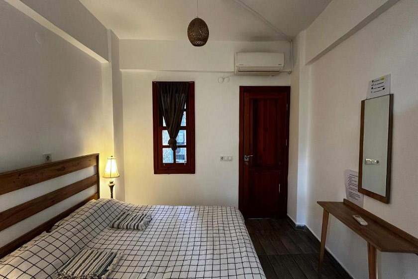 Kuyu Beergarden Hostel Antalya - Double Room with Shared Bathroom