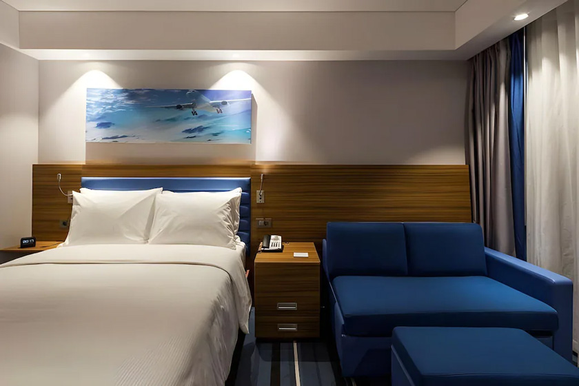 Hampton by Hilton Istanbul Kurtkoy Istanbul - King Room with Sofa and Balcony - Non-Smoking