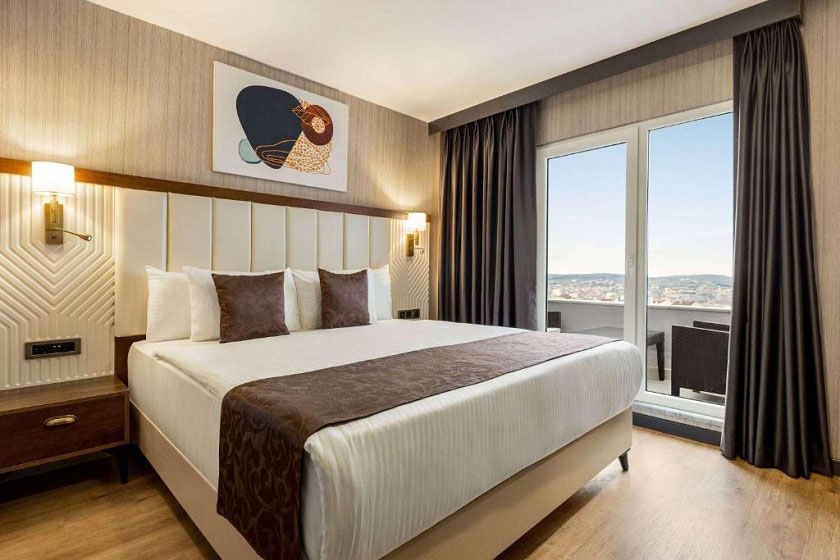 Operla Airport Hotels Trademark Collection by Wyndham istanbul - Deluxe Room with Balcony