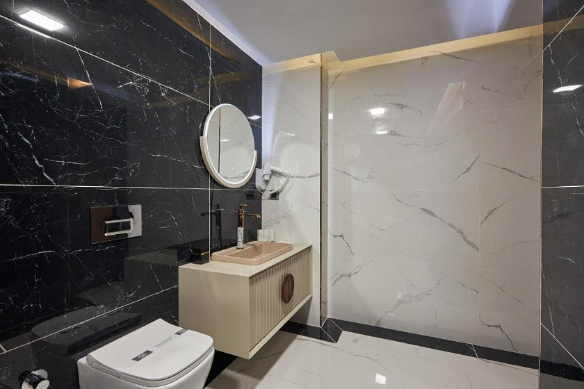 Operla Airport Hotels Trademark Collection by Wyndham istanbul - Family Room with Jetted Tub