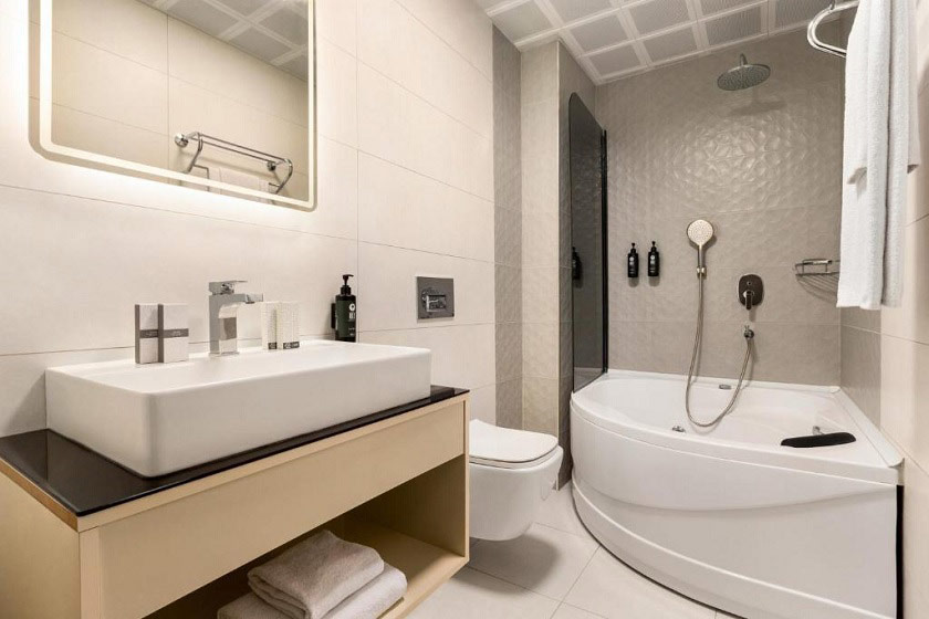 Operla Airport Hotels Trademark Collection by Wyndham istanbul - Deluxe Room with Jetted Tub