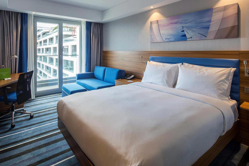 Hampton by Hilton Istanbul Kurtkoy Istanbul - King Room with Sofa and Balcony - Non-Smoking