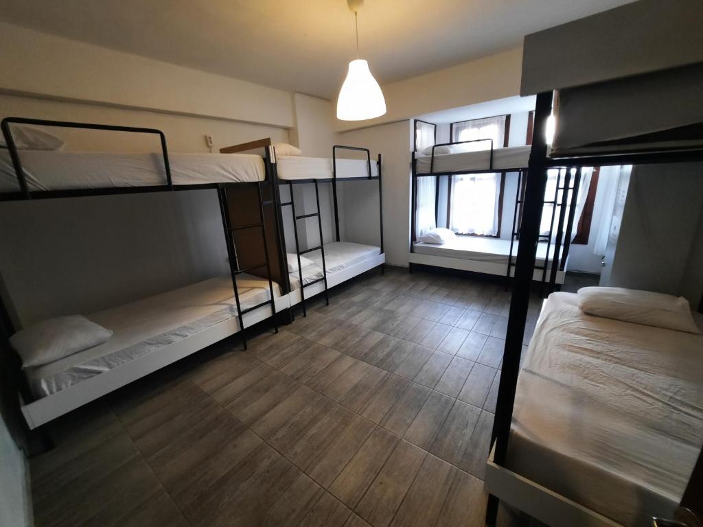 Kuyu Beergarden Hostel Antalya - Single Bed in Dormitory Room