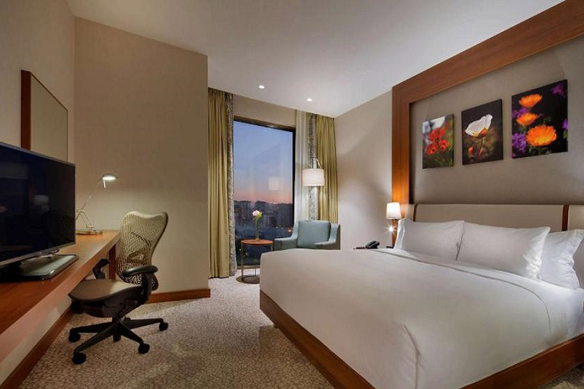 Hilton Garden Inn Istanbul Beylikduzu Istanbul - Queen Corner Room