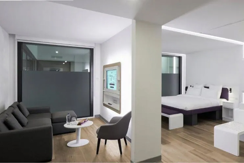 Yotel Istanbul Airport City Entrance Istanbul - First Class Junior Suite