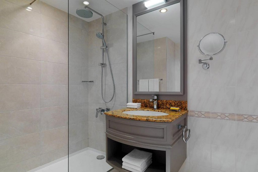 Armenia Marriott Hotel Yerevan - Executive Deluxe, Executive lounge access, Guest room, 2 Double