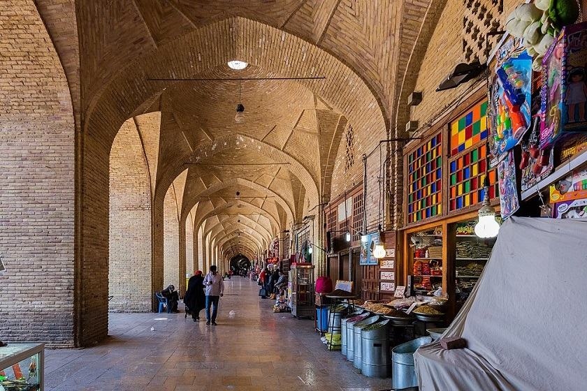 بازار خان یزد. منبع عکس: وبسایت Maahkhatoon.Com. عکاس: نامشخص