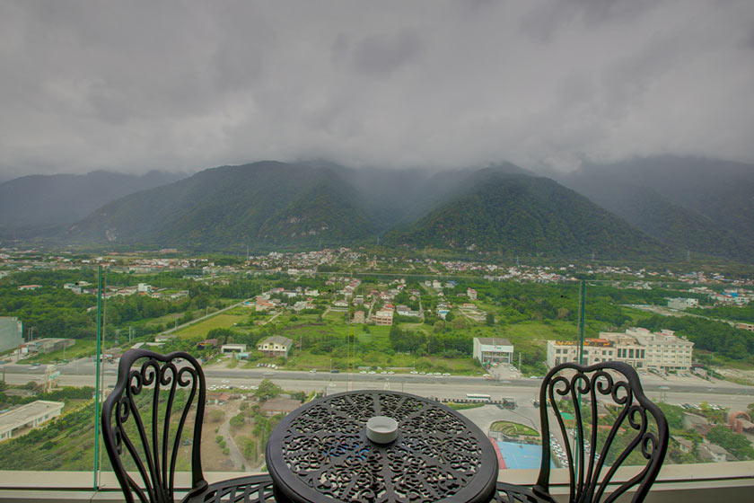 هتل آراز نوشهر - اتاق دبل دیلاکس جنگل