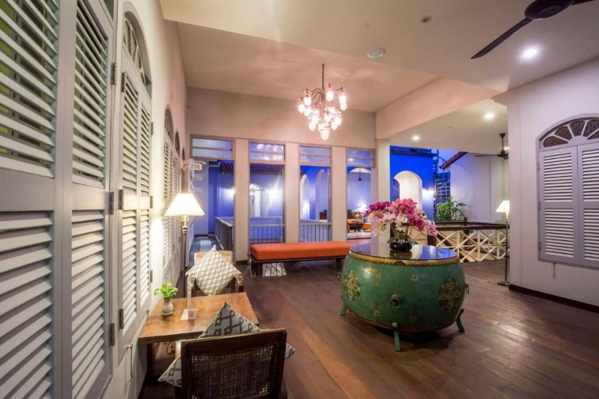 The Memory at On On Hotel phuket - lobby