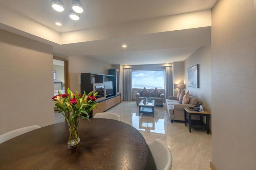 Hyatt Regency Galleria Residence Dubai - Deluxe Three Bedroom Family Apartment