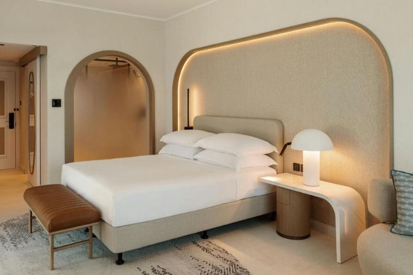 Club King Sea View Room