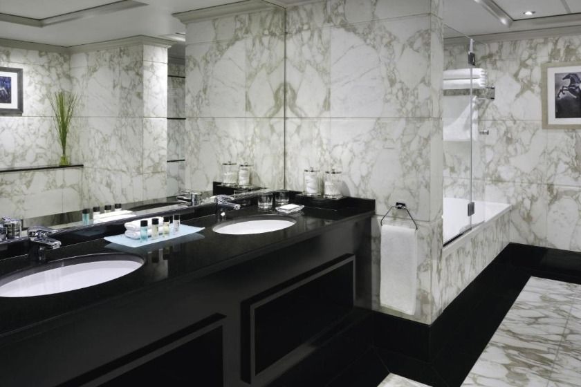 Movenpick Hotel and Apartments Dubai - Junior Suite