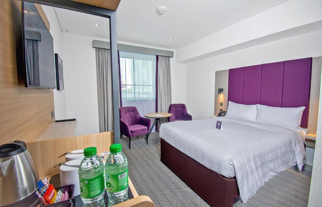 Premier Inn Dubai International Airport Dubai - New Style Double Room -Smoking