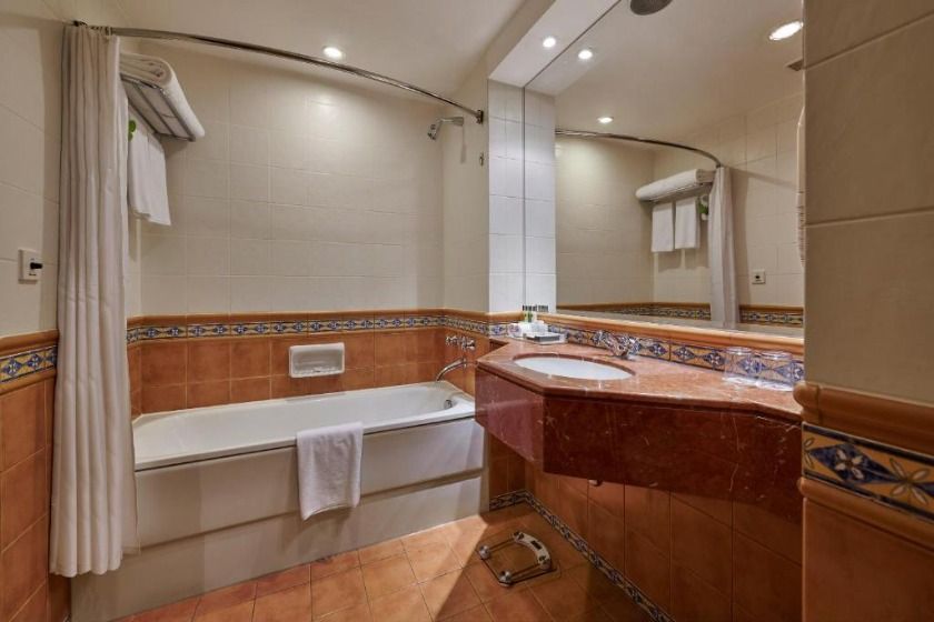 Millennium Airport Hotel Dubai - Deluxe Twin Room