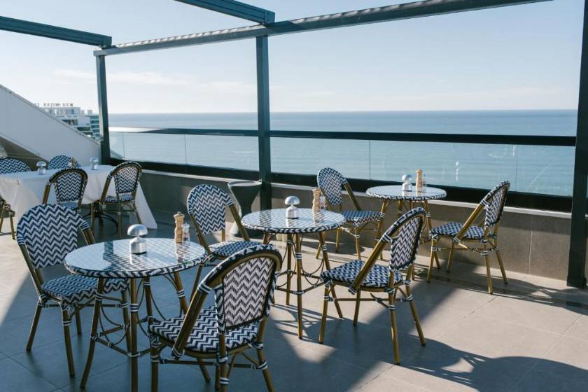 The Grandeur Hotel -  restaurant