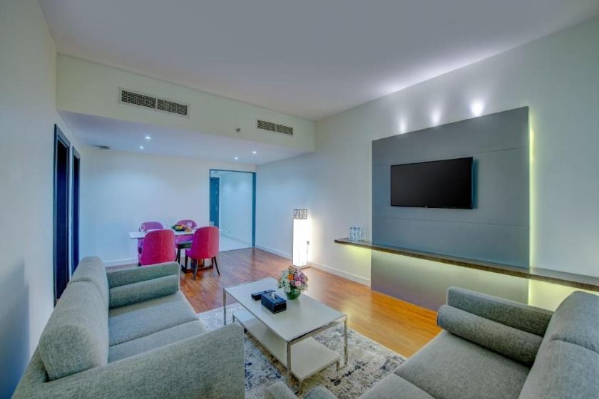 Howard Johnson Plaza by Wyndham Dubai Deira Dubai - Luxuria Suite with King Bed