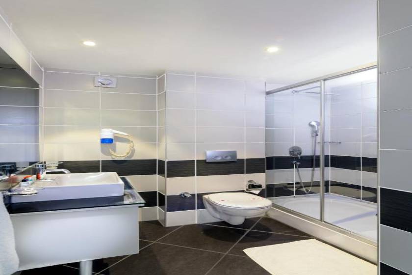 Club Shark Hotel - Economy Double or Twin Room