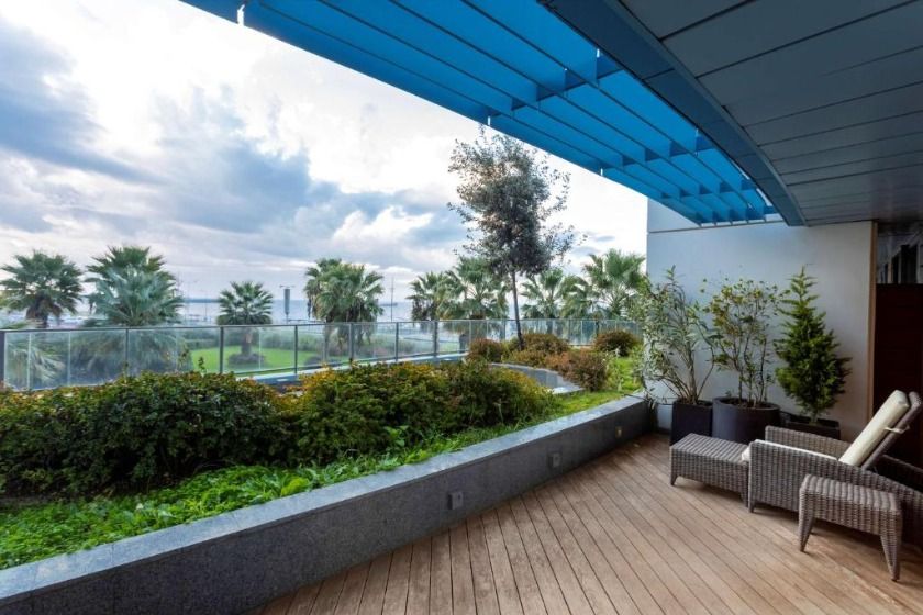 Radisson Blu Hotel Istanbul Ottomare Istanbul - Junior Suite with Balcony and Garden View