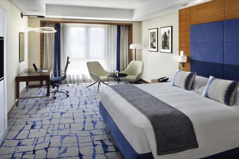 Movenpick Hotel and Apartments Dubai - Executive King Room - Complimentary Lounge Access