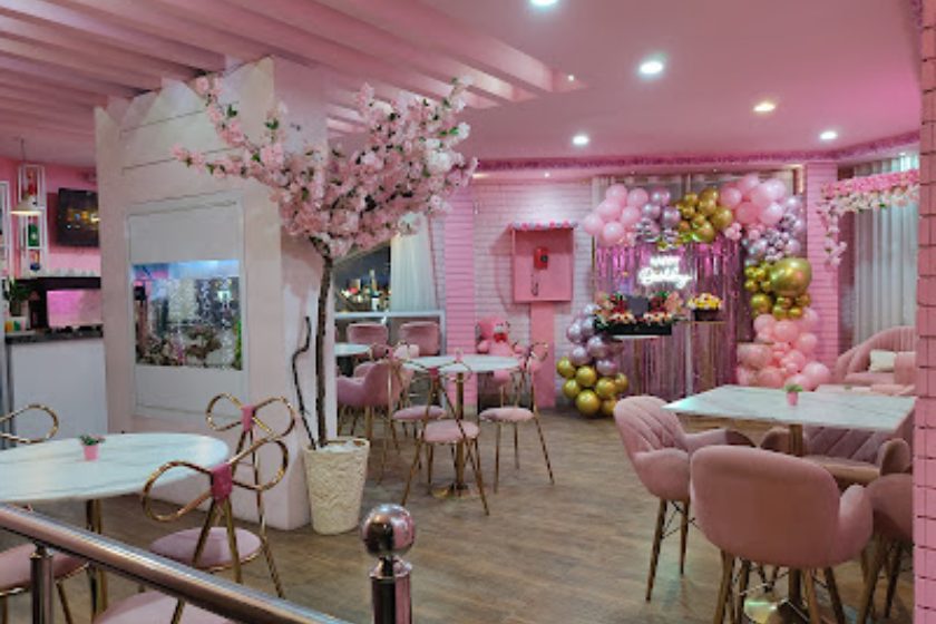 کافه خانه صورتی