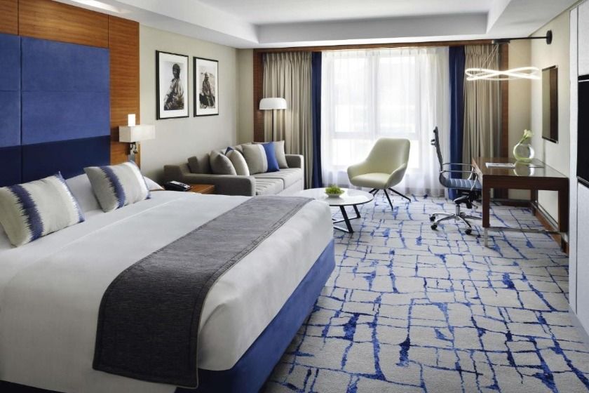 Movenpick Hotel and Apartments Dubai - Executive Deluxe King Room - Complimentary Lounge Access