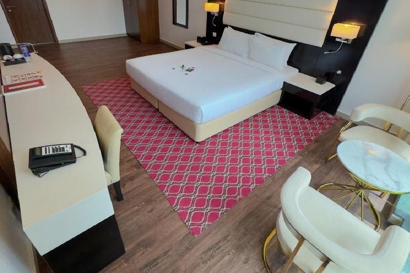 Emirates Grand Hotel Dubai - Club Room with Burj Khalifa View