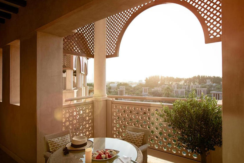Jumeirah Al Qasr Dubai - Arabian Deluxe Room